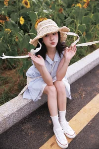 YiTuYu Art Language Vol.7497 Featuring To Xiao Bei - Elegant Portraiture - image 7