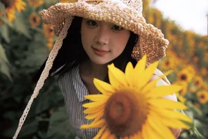YiTuYu Art Language Vol.7497 Featuring To Xiao Bei - Elegant Portraiture - image 23