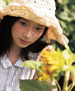 YiTuYu Art Language Vol.7497 Featuring To Xiao Bei - Elegant Portraiture - image 14