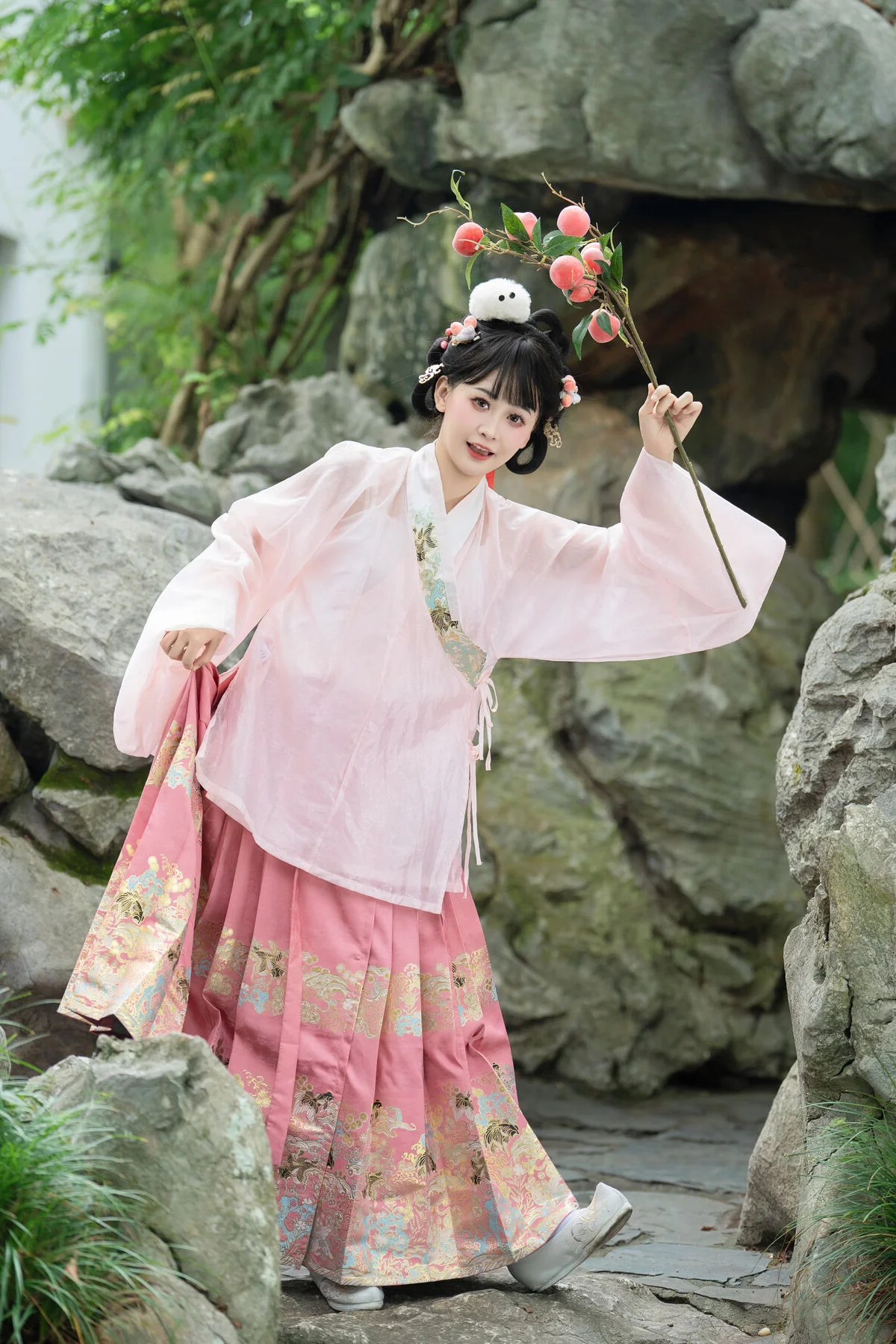 Jiao Yi Zhi Sui Sui Shines in YiTuYu Art Language Vol.10476: 61P Photography Set