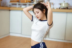 YiTuYu Art Language Vol.10542: A 50-Picture Artistic Showcase Featuring Model Oyee - image 38