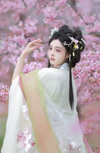 YiTuYu Art Language Vol.6610 Featuring Nu Li Hua Zhuang De Sui Sui - image 3