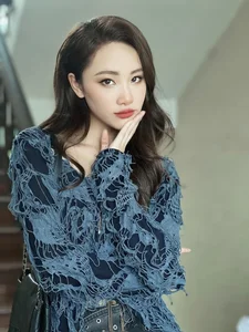 Rising Actress from Hai Duong Steals the Spotlight on Prime-Time Television - image 5