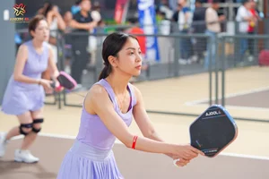 Nhat Le's Natural Charm on the Pickleball Court: Sporty and Attractive - image 1