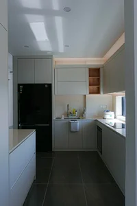 Minimalist Single Living: A Cozy Apartment Filled with Light - image 19