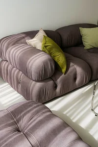 Minimalist Single Living: A Cozy Apartment Filled with Light - image 3