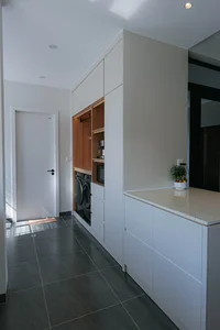Minimalist Single Living: A Cozy Apartment Filled with Light - image 11