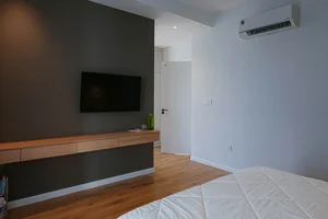 Minimalist Single Living: A Cozy Apartment Filled with Light - image 20