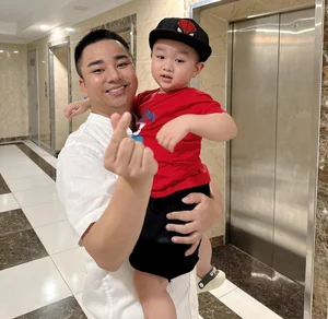 Dam Vinh Hung’s Daughter Gains Attention: Remarkable Growth and Parenting Insights of the Vietnamese Star - image 8
