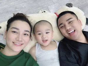 Dam Vinh Hung’s Daughter Gains Attention: Remarkable Growth and Parenting Insights of the Vietnamese Star - image 3