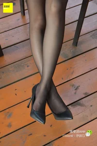 Professional Chic: Xin Xin in IESS Sixiangjia 026 Office Colleague Fashion Series - image 16