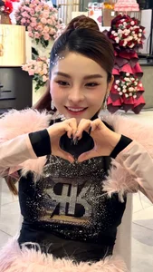 Vietnamese Celebrity News: Hoai Linh's Brother Robbed in Europe and Dong Anh Quynh's New Romance - image 6