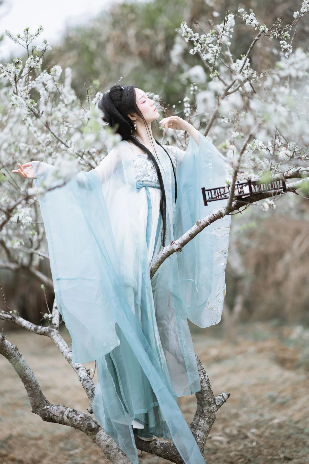 YiTuYu Art Language Vol.6595: Rui Xue Mizuyuki - Elegant and Artistic Model Gallery