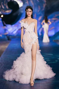 Mai Phuong and Phuong Nhi Transform into Mermaids on Runway - image 6