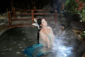 Vi Ge Vivian Featured in YiTuYu Art Language Vol.4768 - Elegant Visual Art Gallery - image 9