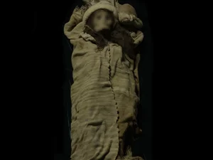 The Mystery of the Smiling Xinjiang Mummy: Princess of Xiaohe - image 1