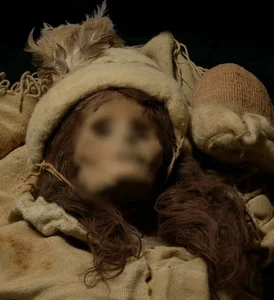 The Mystery of the Smiling Xinjiang Mummy: Princess of Xiaohe - image 5