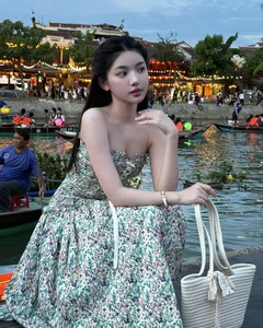 The Viral Charm of the 'Mukbang Fairy': 2.8 Million Fans and Counting - image 8