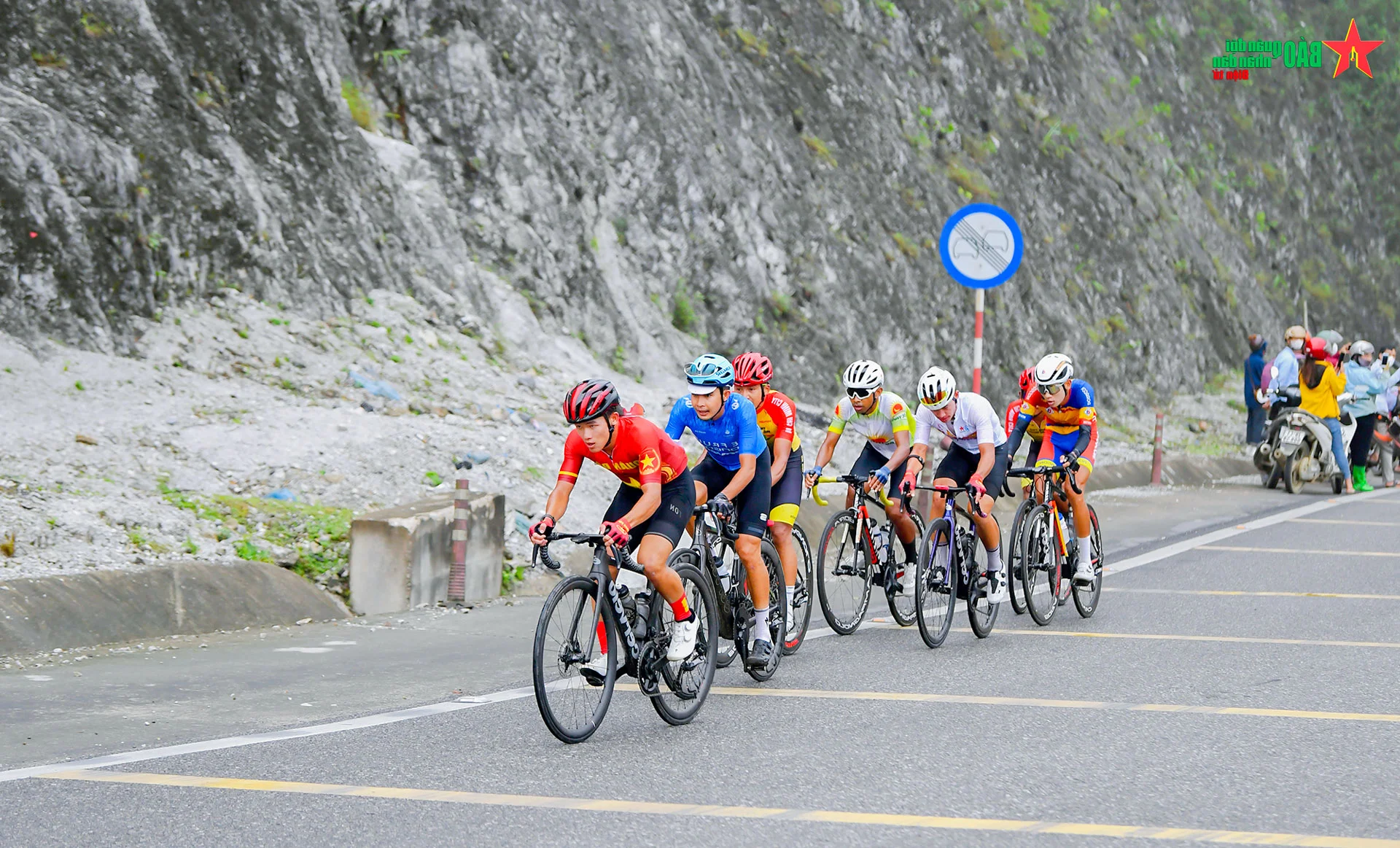 The Record-Breaking Cycling Journey of Pham Le Xuan Loc