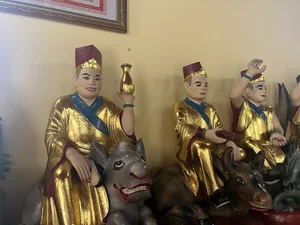 Exquisite Craftsmanship: 18 Arhat Statues Carved from Century-Old Precious Wood - image 11