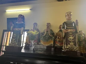 Exquisite Craftsmanship: 18 Arhat Statues Carved from Century-Old Precious Wood - image 10