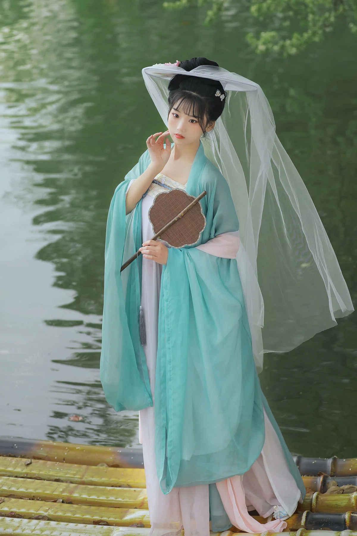 Cinematic Visuals in YiTuYu Art Language Vol.7164 Featuring Zhou Zhou Ay