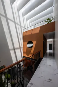 20 Skylight Window Ideas for Bright and Airy Bedrooms - image 11
