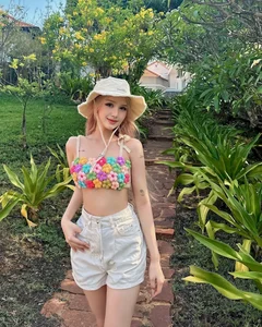 Xoài Non’s Most Stunning Outfits: A Look at Her Curve-Enhancing Style - image 9