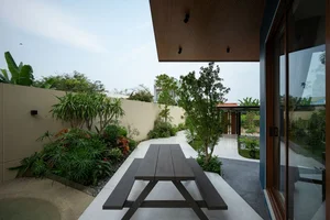 Stunning 2-Story Tropical Villa in Da Nang Featuring a Massive 6.7-Meter Cantilevered Roof - image 8