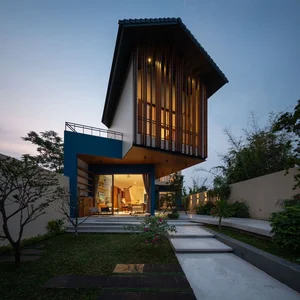 Stunning 2-Story Tropical Villa in Da Nang Featuring a Massive 6.7-Meter Cantilevered Roof - image 1