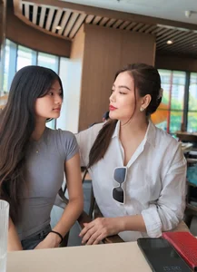 Truong Ngoc Anh’s Daughter Devon Tran Impresses with Stunning Height at 17 - image 2