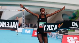 Top 10 Fastest Female Marathon Runners in History: A Legacy of Speed - image 3