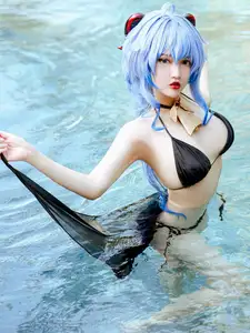 Coser Potato Godzilla's Alluring Ganyu Bikini Cosplay by the Pool - image 4