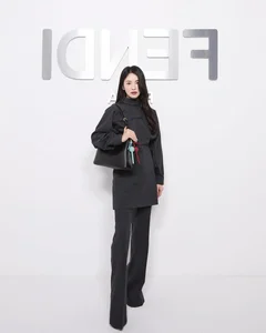 Luxury Lollipop Accessory Worth Billions of Dong Captivates Fashion Elite - image 1