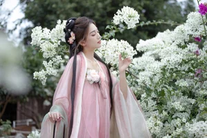 Artistic Expression: YiTuYu Art Language Vol.6164 with Model Zhi Zhi Qi - image 13