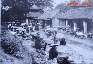Rare Historical Glimpses of Ancient Hanoi and Its Iconic City Gates - image 1