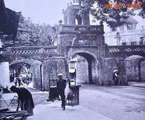 Rare Historical Glimpses of Ancient Hanoi and Its Iconic City Gates - image 9