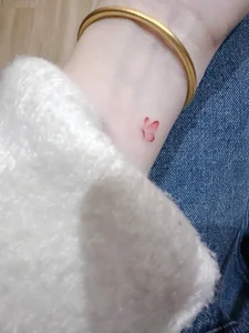 89+ Cute Mini Tattoo Designs: Simple and Meaningful Ideas - image 15