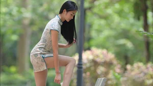 Stunning Qipao Fashion Gallery Featuring Model Ning Ning in Lush Greenery Settings - image 6