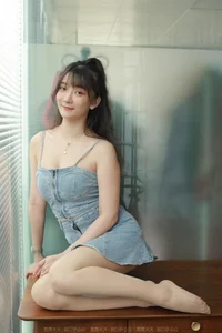 IESS Chinese Model Qiu Qiu: Chic Denim Dress Fashion and Urban Style - image 30