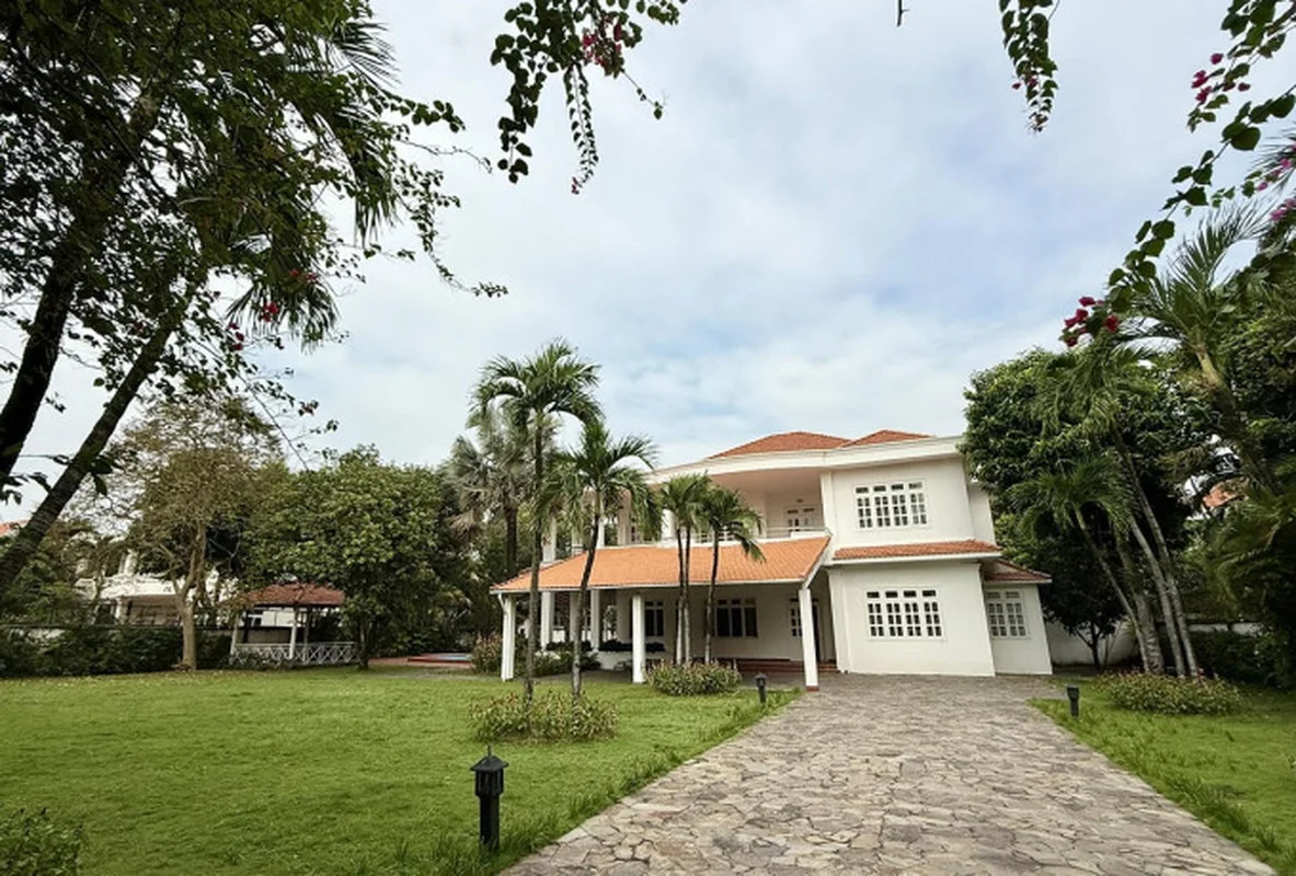 Inside Do Manh Cuong’s Stunning New 2000m² Eco-Friendly Luxury Villa