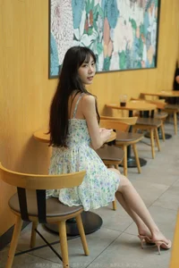 Elegant Summer Style: IESS TuanTuan Cooling Camisole Fashion Gallery - image 11