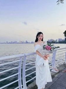 Inside the Viral Love Story of the Most Beautiful Social Media Bride - image 0