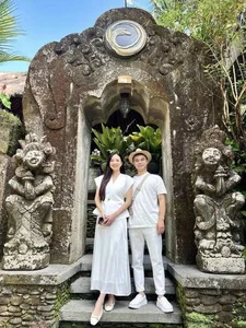 Inside the Viral Love Story of the Most Beautiful Social Media Bride - image 1