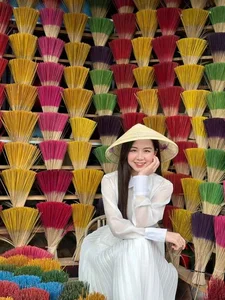 Inside the Viral Love Story of the Most Beautiful Social Media Bride - image 3