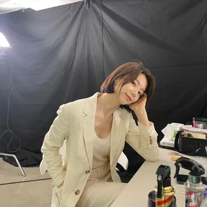 Park Soo Jin Style Guide: How Bae Yong Joon’s Wife Masters Elegant Minimalist Fashion - image 4