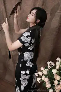 Nan Qiao XiuRen No.10655 Exudes Modern Oriental Charm in a Stunning Floral Dress - image 18