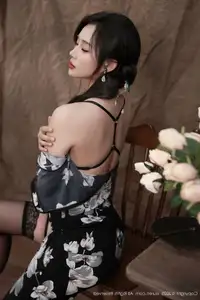 Nan Qiao XiuRen No.10655 Exudes Modern Oriental Charm in a Stunning Floral Dress - image 8
