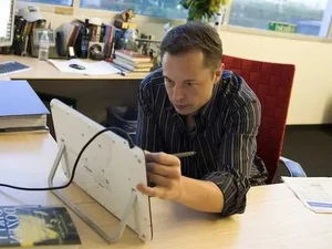 Curious Bedtime Habits and Night Routines of World Famous Billionaires - image 6