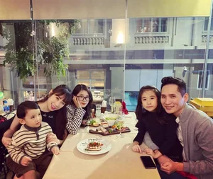 VTV Host Quoc Khanh's Wife Shares Heartwarming Family Portraits - image 11